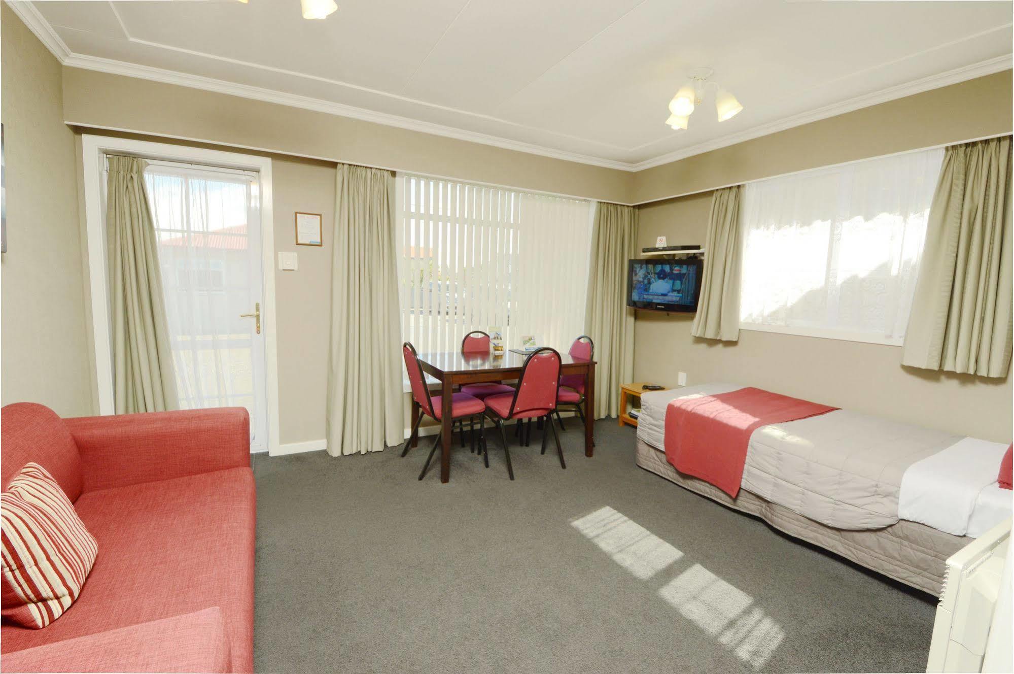 Tower Lodge Motel Invercargill Exterior photo